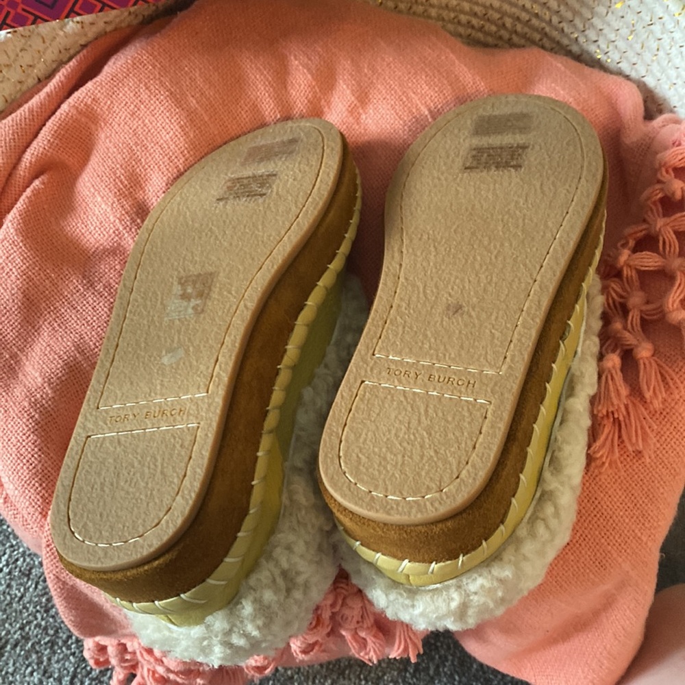 NIB Tory Burch Genuine Shearling Moccasin Slippers - Picture 5 of 13